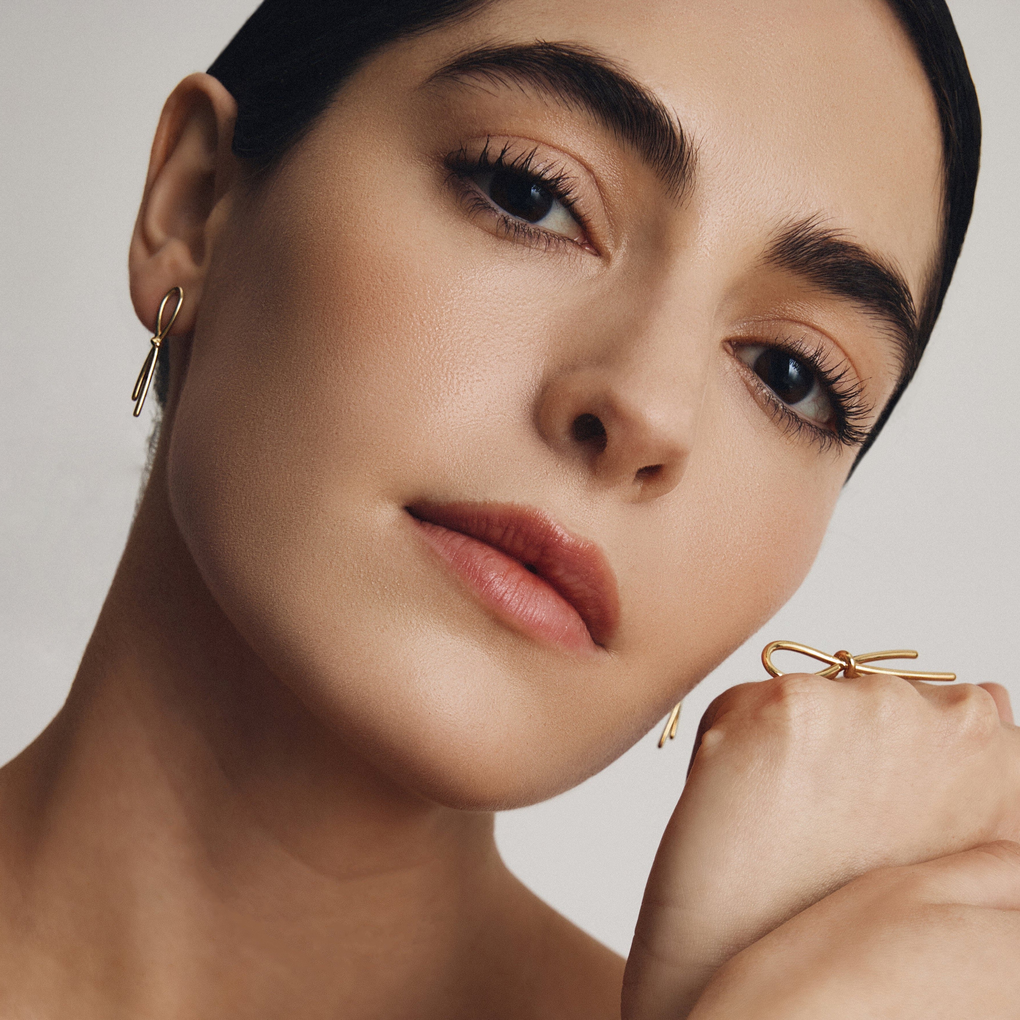 REBORN EARRINGS / WHITE