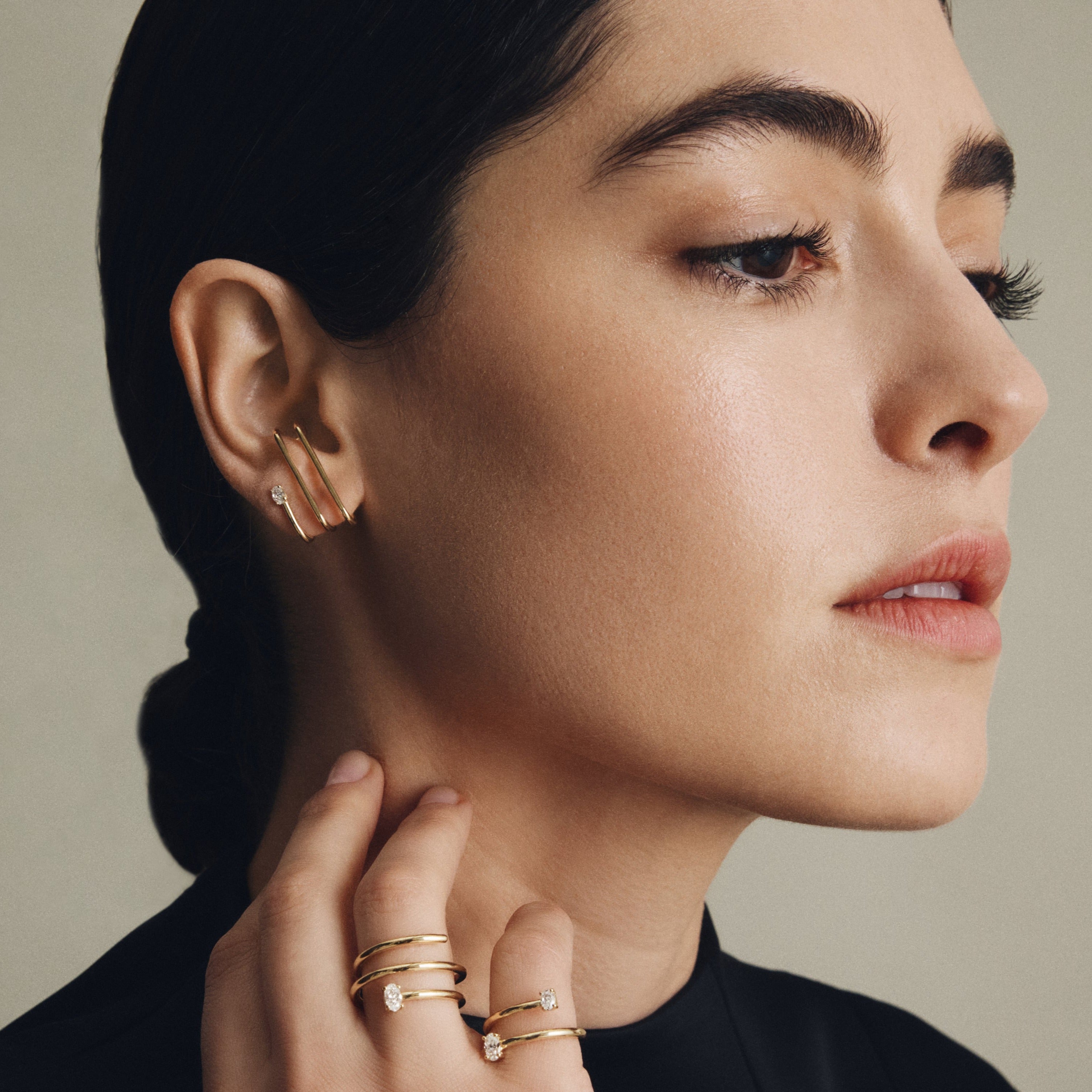 WIRE 3 ROWS DIAMOND EARRINGS / WHITE