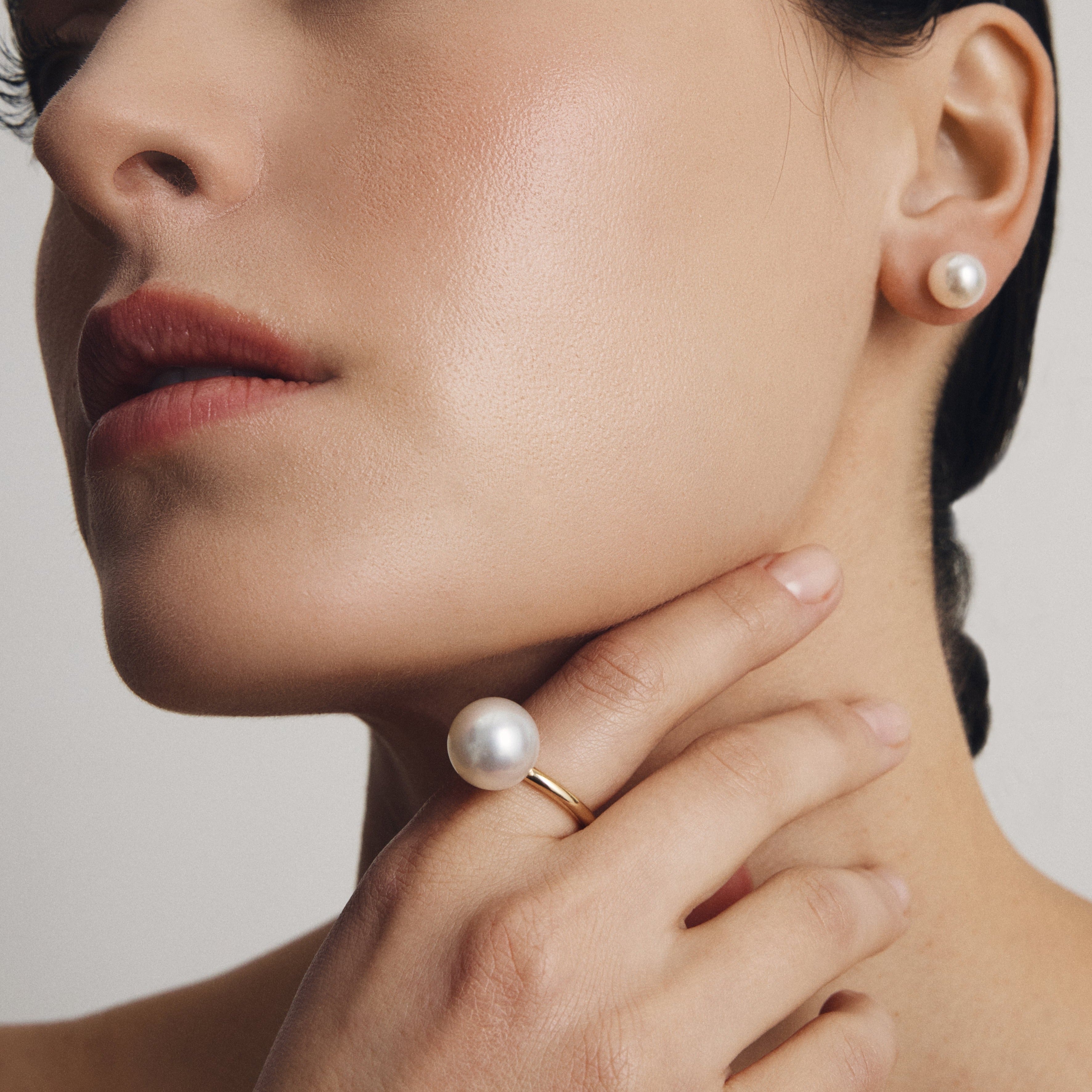 LA PEARL CLASSIC EARRINGS / YELLOW